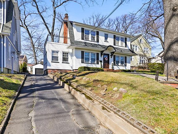 5th image of 257 Union Ave