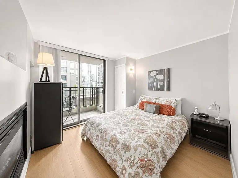 989 Richards St #605 — Photo 11