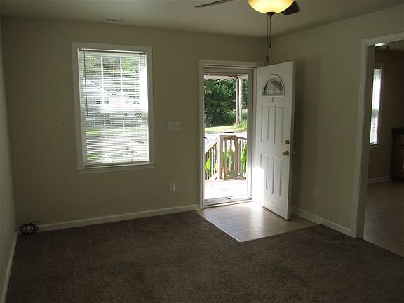 3rd image of 2750 Greenwood Dr