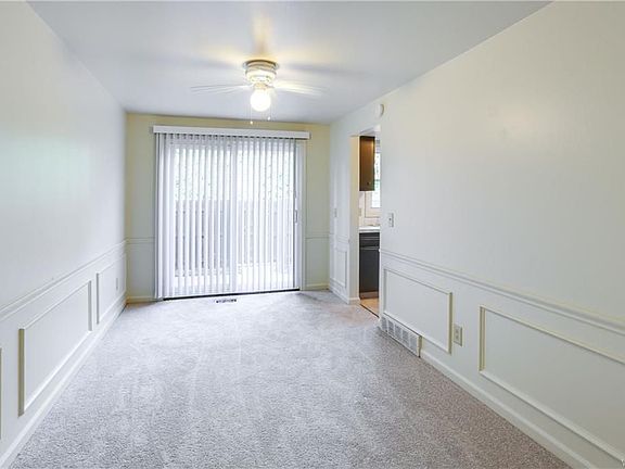 3rd image of 140 Sundridge Dr