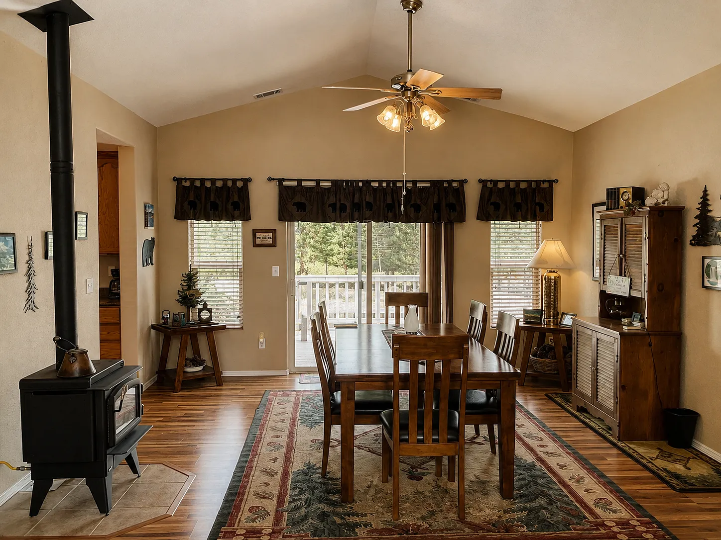 3 bed, 1440 sqft, $2,300 — Photo 3
