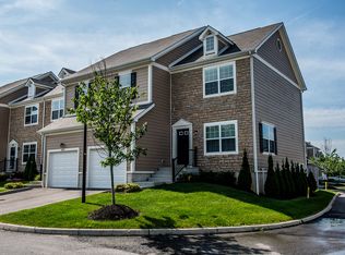 8006 Ravine Run Ln, Columbus, OH 43235