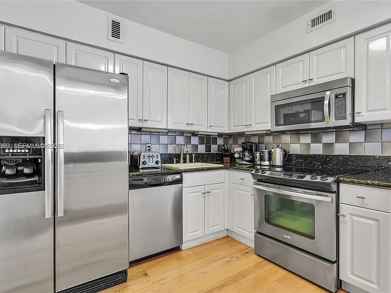 5700 Collins Ave #15D — Photo 8