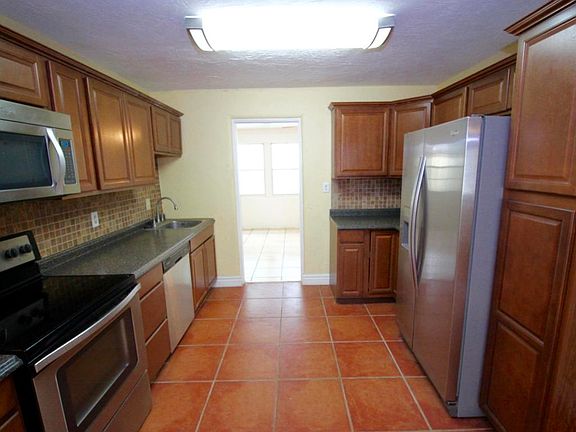 4th image of 52 Palmetto Dr