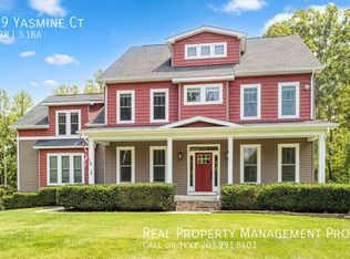 19 Yasmine Ct, Fredericksburg, VA 22406
