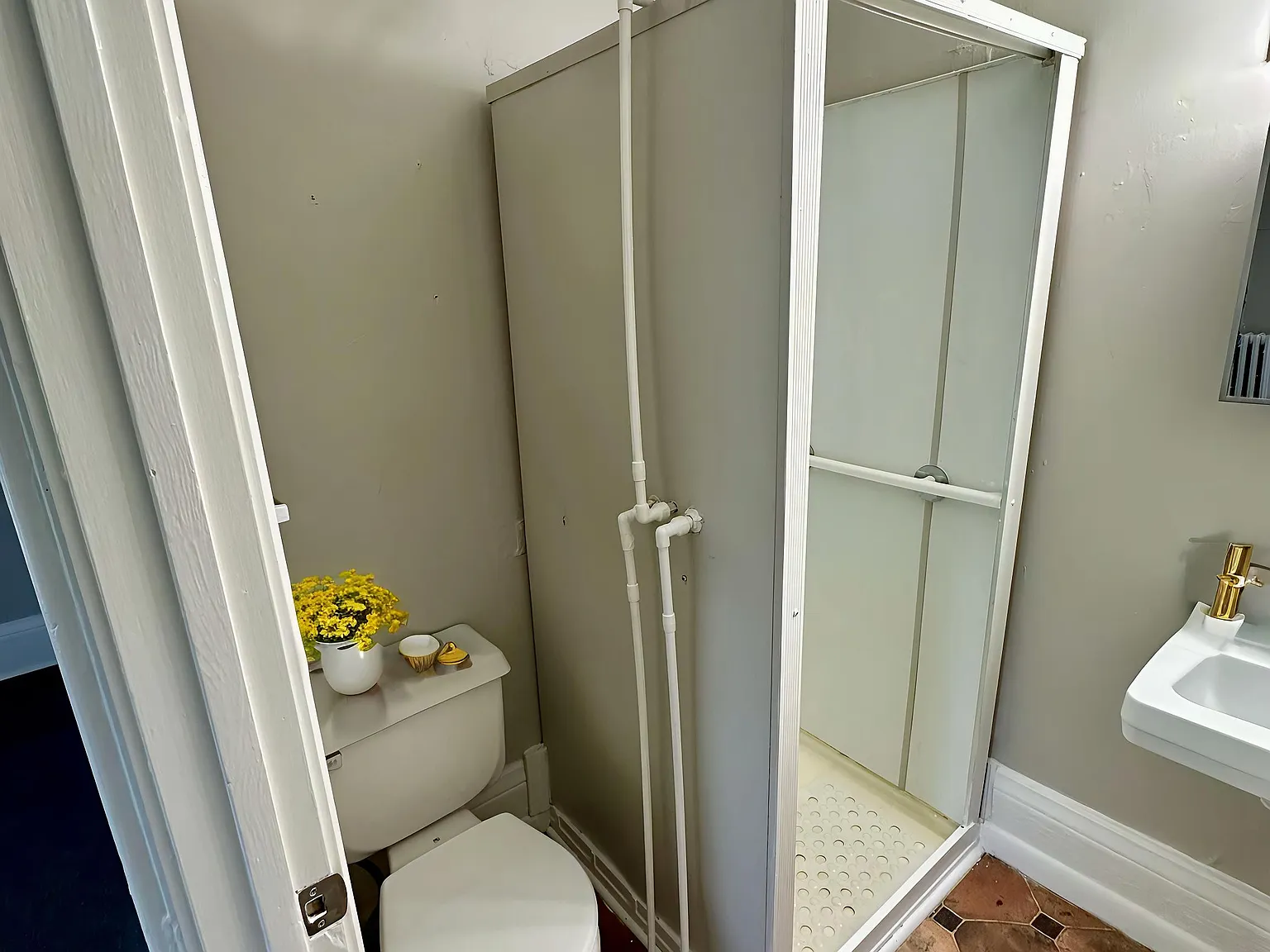 Studio, 350 sqft, $725 — Photo 4