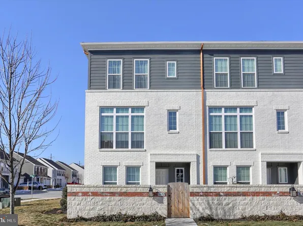 3122 Bullfinch Ln, Mechanicsburg, PA 17055