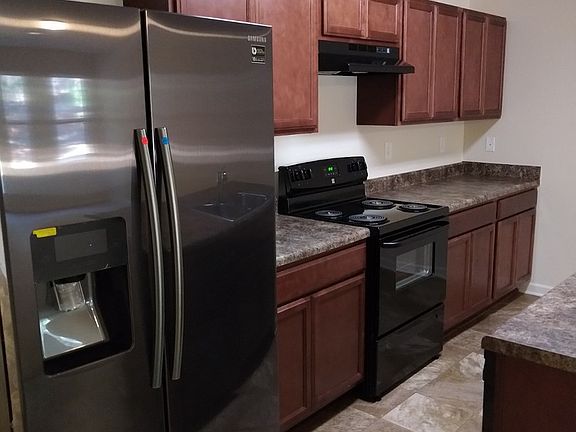 3rd image of 406 Erin Ct