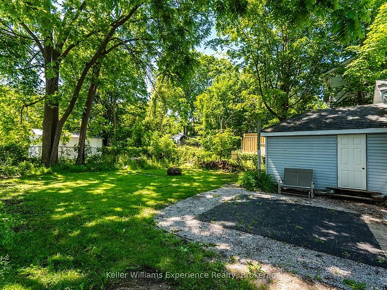 647 Ottawa St — Photo 30