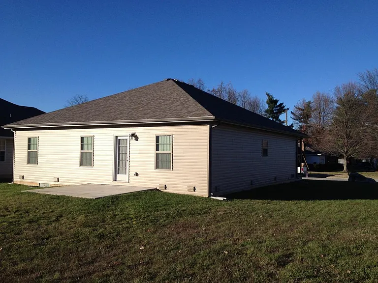 2652 E Delmar St — Photo 18