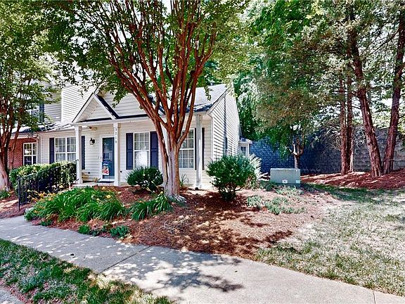 3rd image of 3718 Winborne Ln
