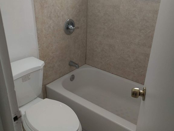 2nd image of 1777 Venice Ln APT 232