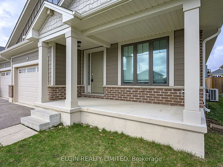 92 Renaissance Dr — Photo 2