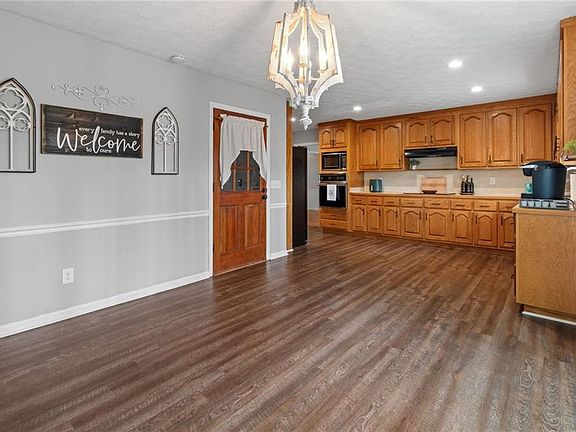 3rd image of 3560 Daylon Dr