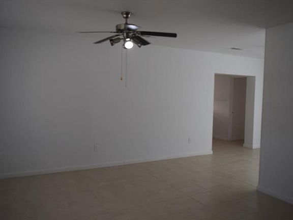 3rd image of 21 NW 61st Ave