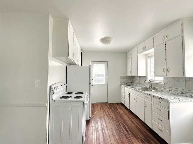 1333 N Main St — Photo 1