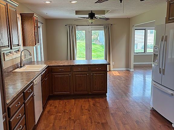 3rd image of 2838 Husker Ln