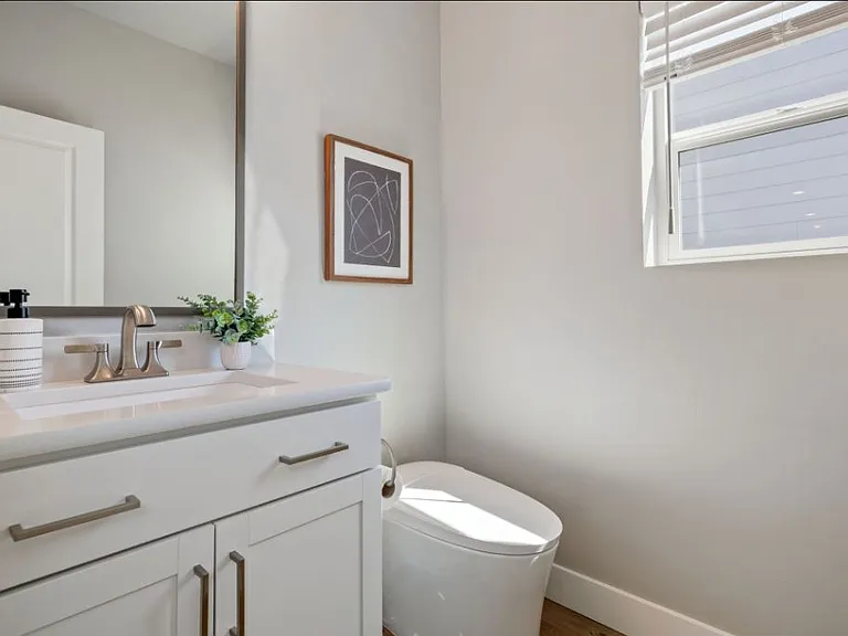 2101 W Northridge Dr — Photo 24