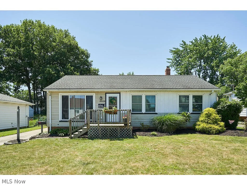 2869 Hilltop Dr photo 1