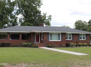 88 2nd St, Hampton, SC 29944