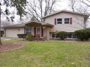 1501 Cottonwood Dr, Elkhart, IN 46514
