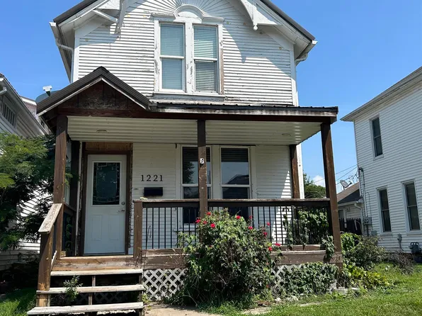 1221 Avenue G, Fort Madison, IA 52627
