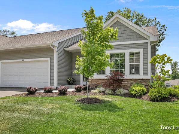 84 Blue Violet Ln NE, Comstock Park, MI 49321