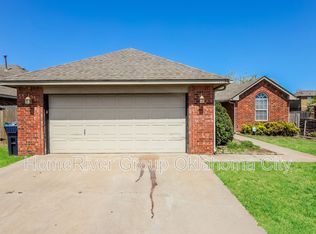 11101 SW 6th St, Yukon, OK 73099