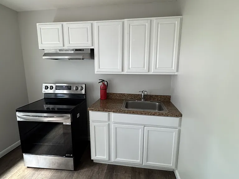 154 S Broadway #C — Photo 7
