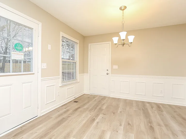 403 Watersedge Ln — Photo 6