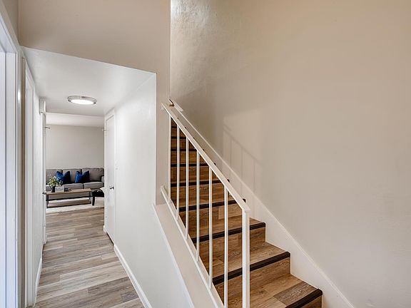 5th image of 819 Sahara Ave #A