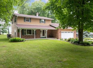 W3713 Glacier Dr, Iron Ridge, WI 53035