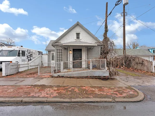 2216 N Washington St, Spokane, WA 99205