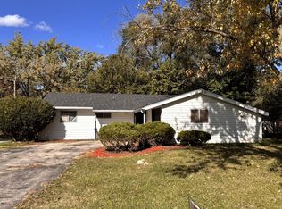 124 W Briarcliff Rd, Bolingbrook, IL 60440