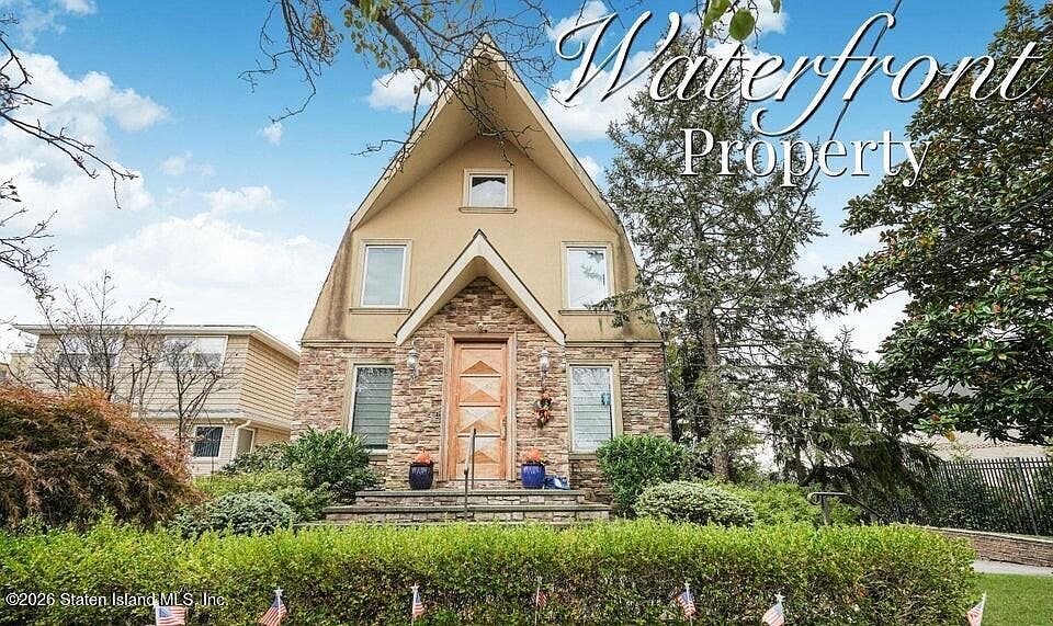 1st image of 44 Zephyr Ave