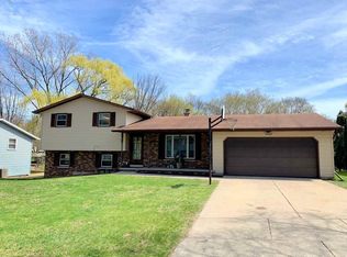 2556 Heather Rd, Green Bay, WI 54311