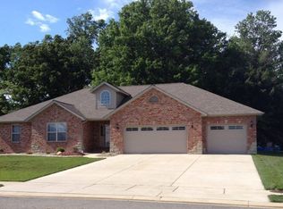 9733 Fieldcrest, Breese, IL 62230