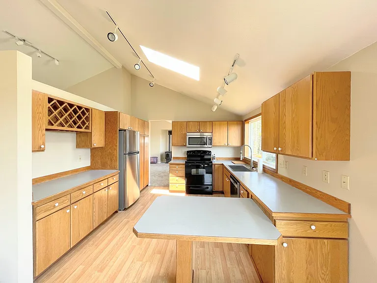 201 E Mountain View Dr — Photo 7