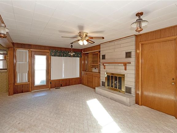 5th image of 402 E 14th St