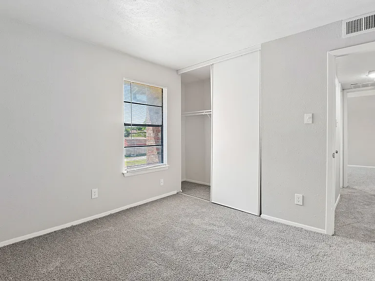 The Summit Apartments — Photo 36