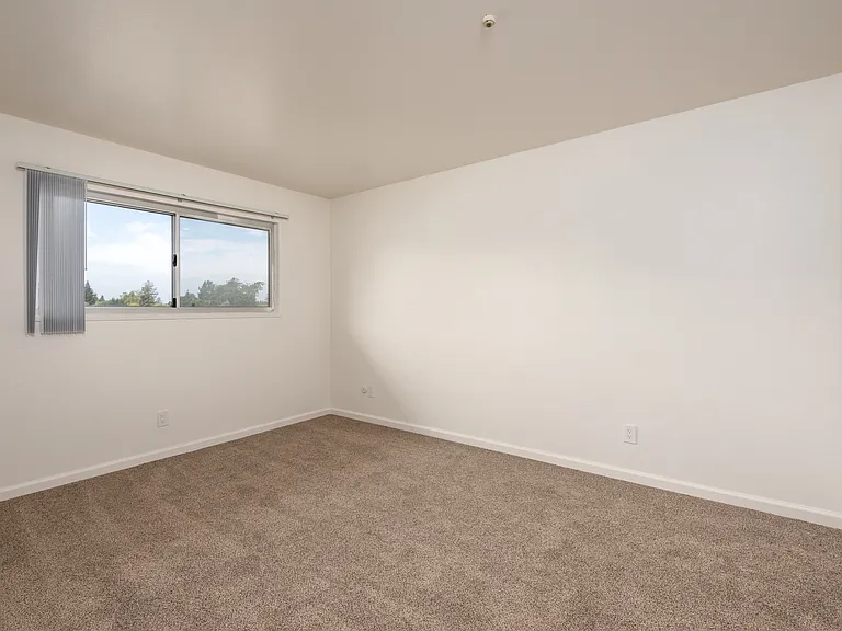 Los Robles Apartments — Photo 23