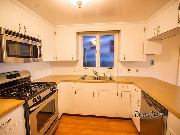 3rd image of 6840 Kitson Dr NE