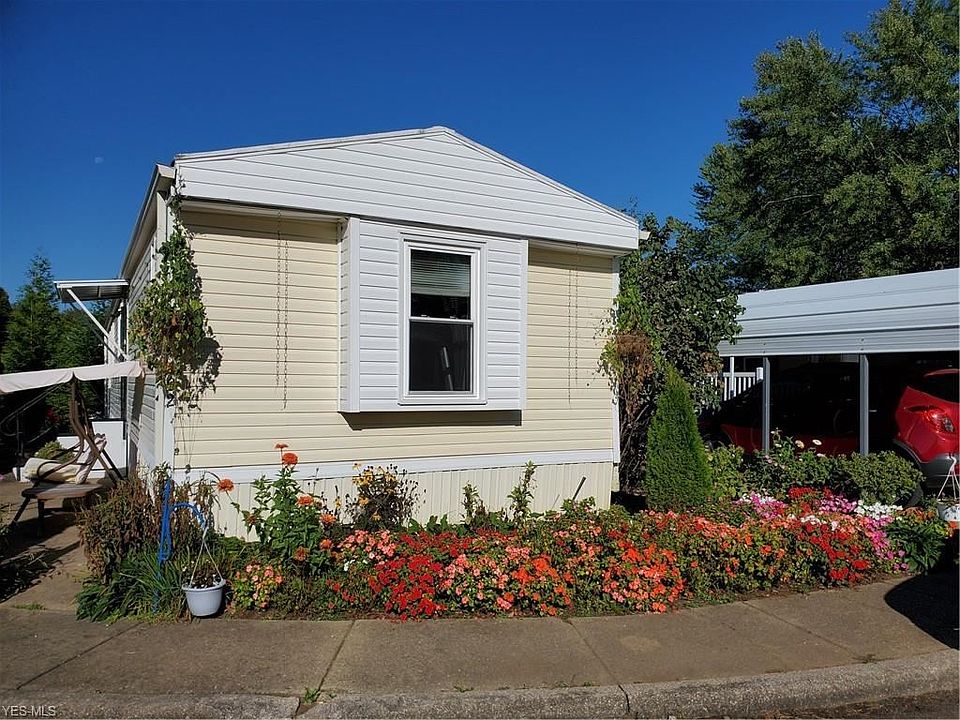 2nd image of 102 Dolphin Dr SE