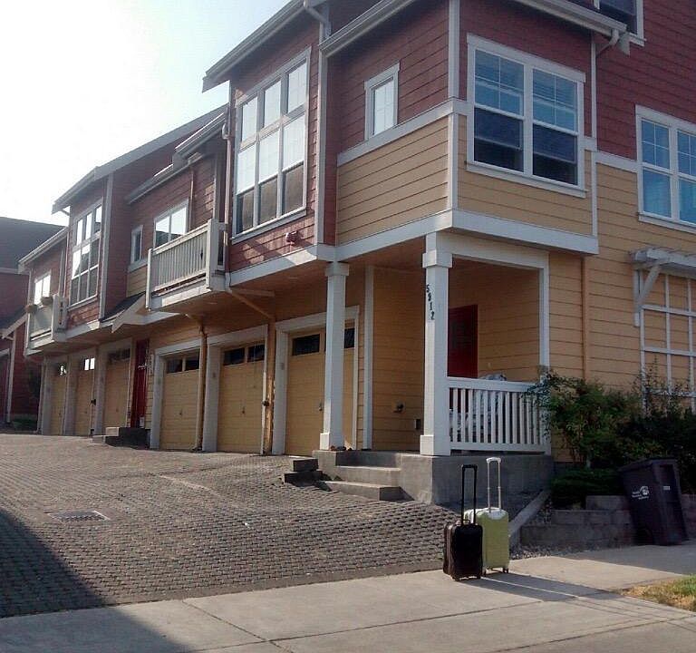 exterior 1 car garage