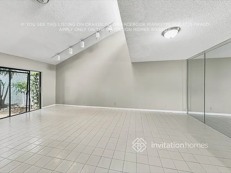 381 Wildwood Ln E — Photo 6