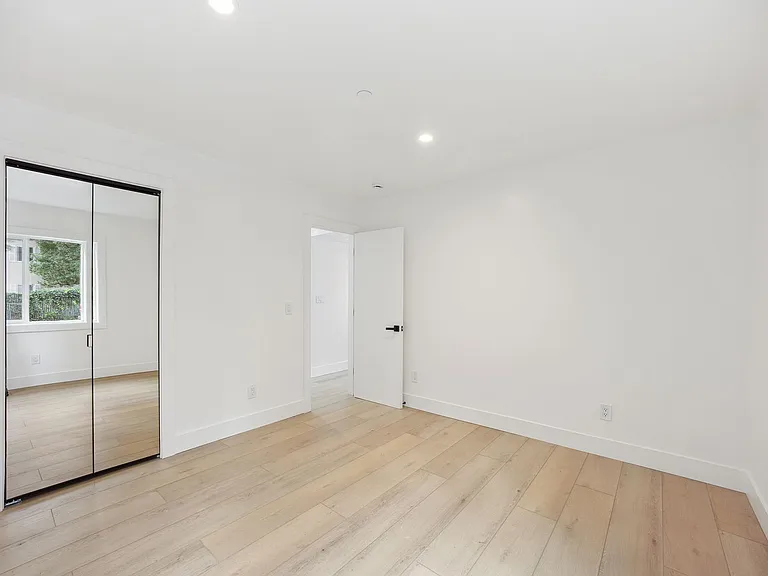 19 Knoll — Photo 2