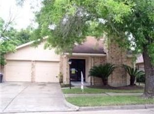 7806 Saintes Cir, Houston, TX 77071