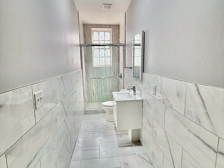 302 Richmond St #A27 — Photo 17