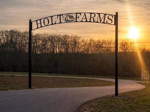 5th image of 29 Holt Farm Dr