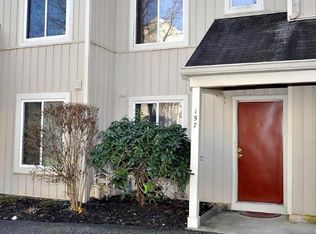 157 Woodlake Dr, Marlton, NJ 08053